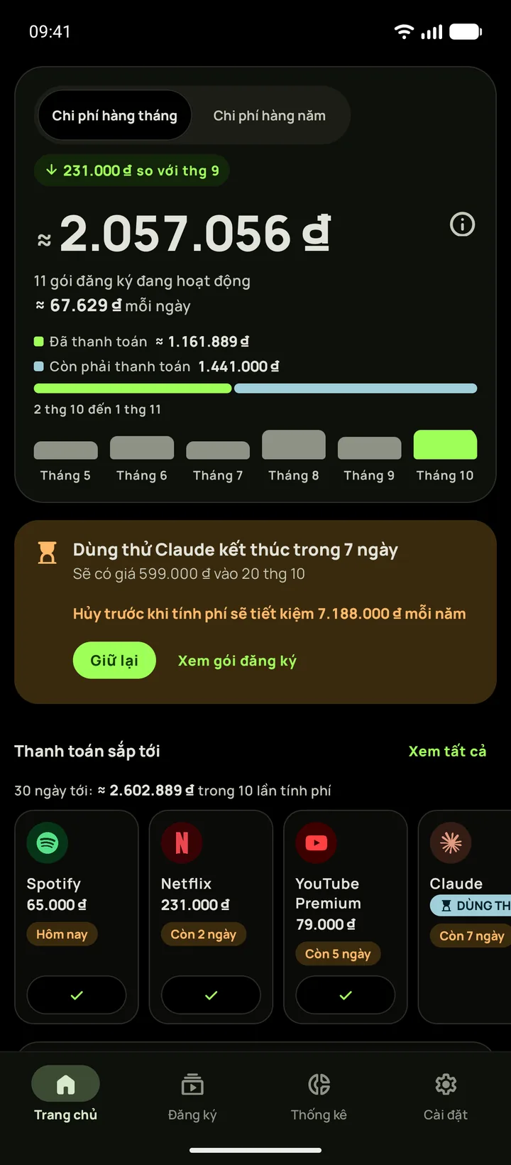 Trang chủ Subby ở chế độ tối đen tuyền, với chi phí hàng tháng, một thẻ báo gói dùng thử kết thúc sau bảy ngày và các khoản thanh toán sắp tới, trên Android
